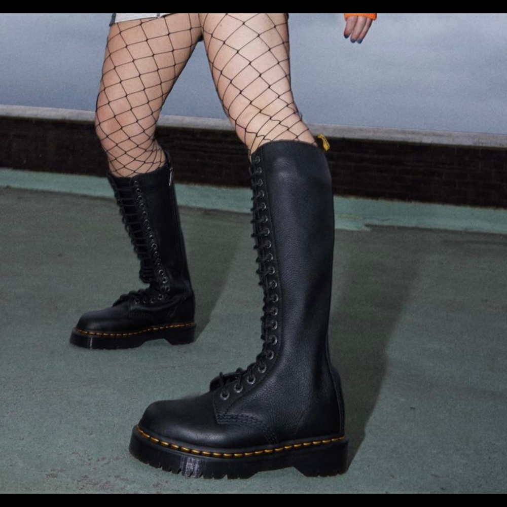 Dr. Marten’s 1B60 tall lace up boots